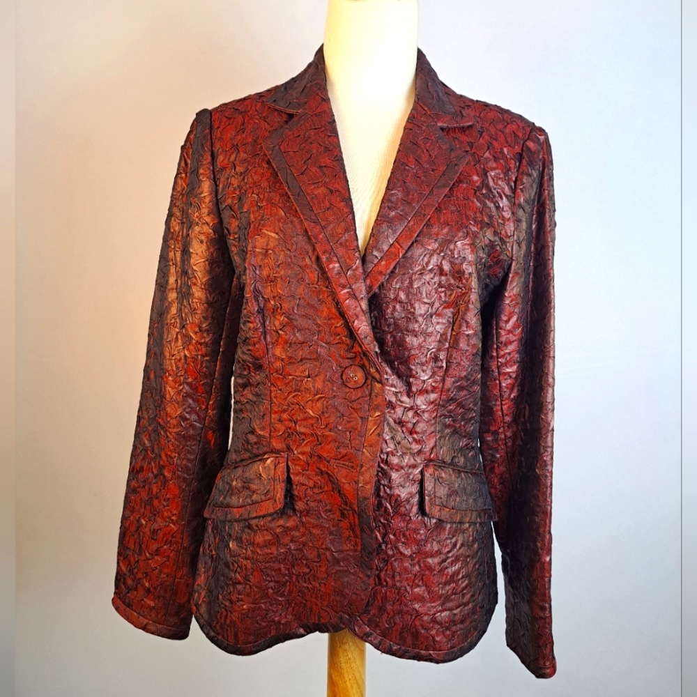 Exceptional Dragon-skin textural Woman's Jacket Size 6 in Crimson Garnet GOT